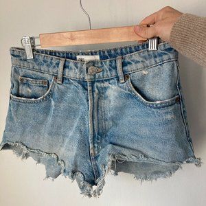 Zara Denim Shorts- Size 6 USA (preowned)